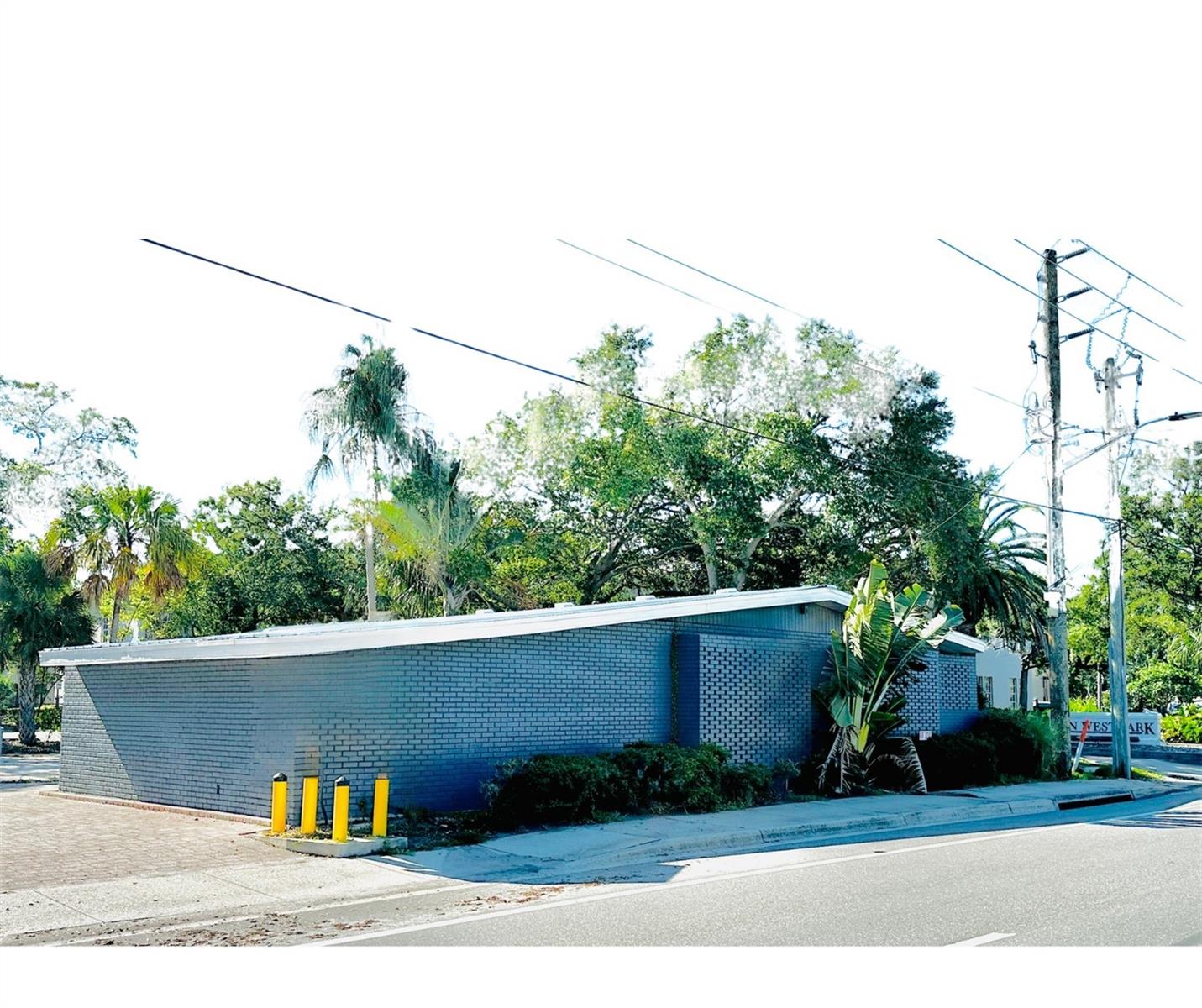 Office in SARASOTA, FL - Daniel Dourado