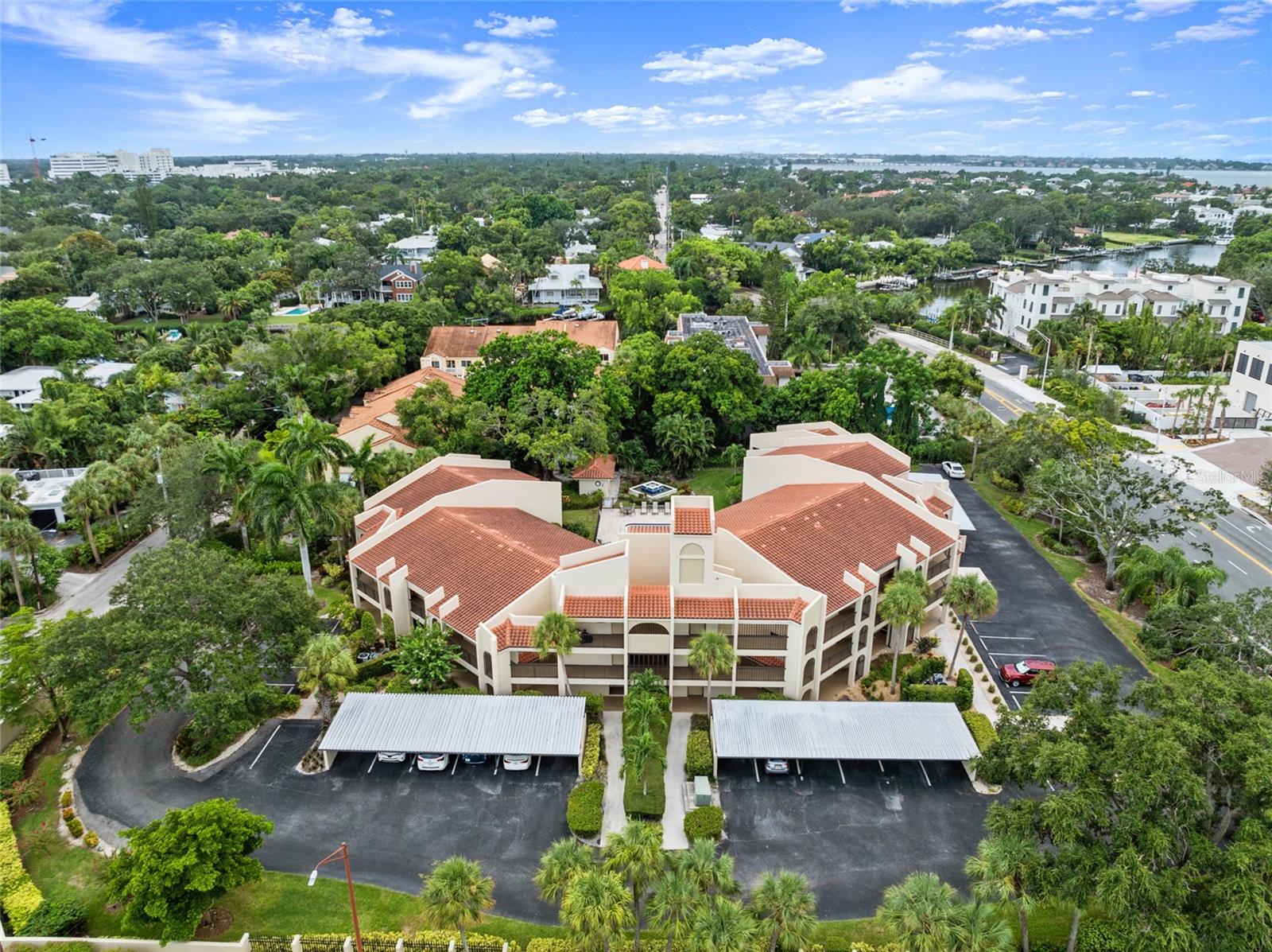Condominium in SARASOTA, FL - Daniel Dourado