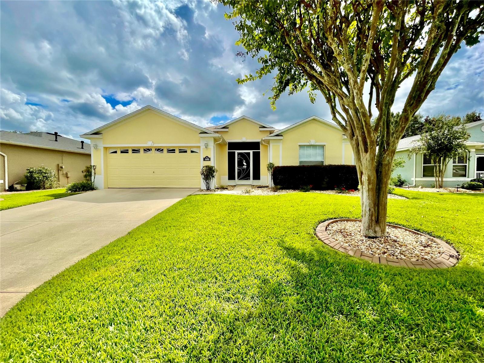 Single Family Residence in OCALA, FL - Daniel Dourado