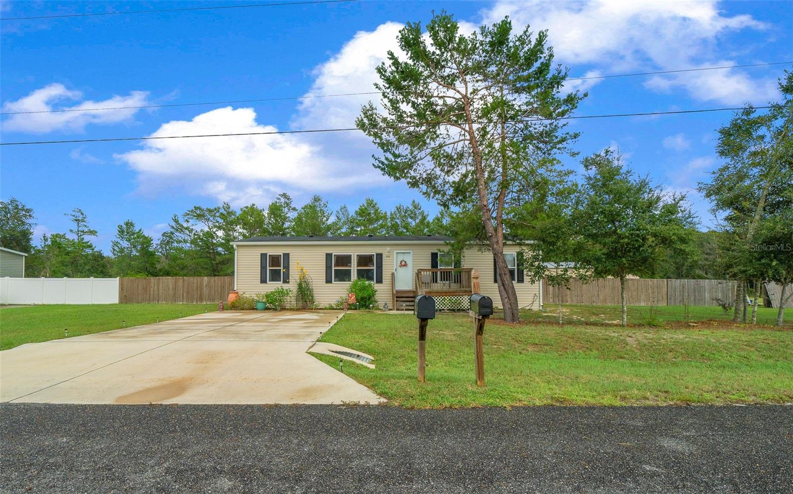 Manufactured Home - Post 1977 in OCALA, FL - Daniel Dourado
