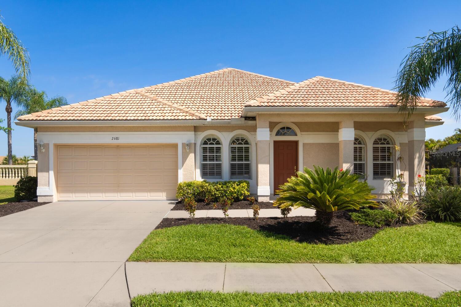 Single Family Residence in SARASOTA, FL - Daniel Dourado