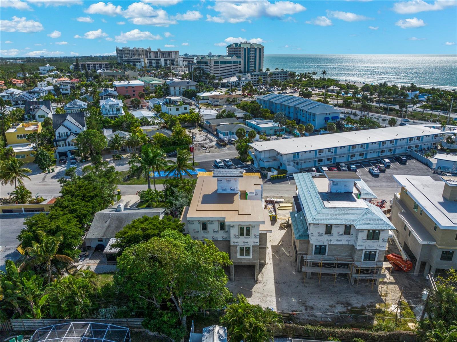 Single Family Residence in SARASOTA, FL - Daniel Dourado