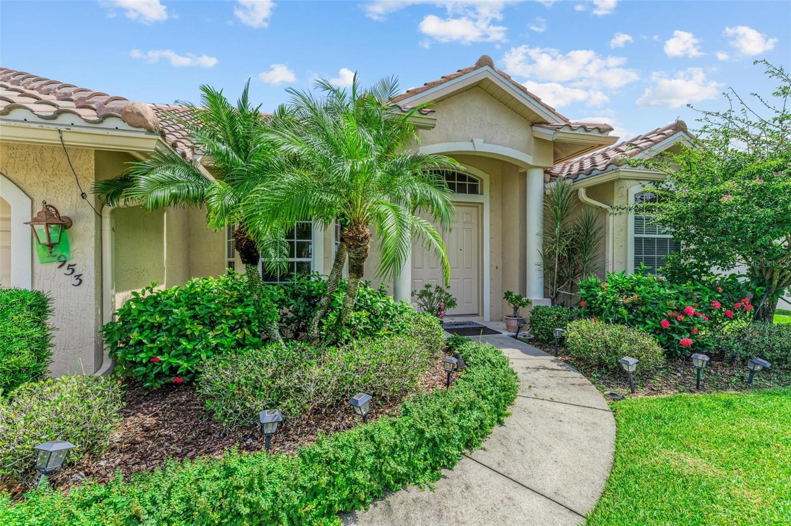 Single Family Residence in SARASOTA, FL - Daniel Dourado