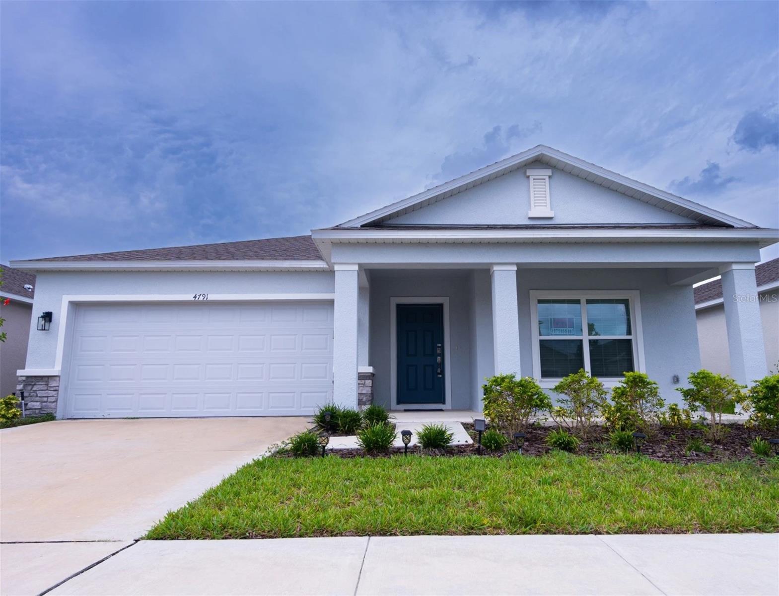 Single Family Residence in DAVENPORT, FL - Daniel Dourado