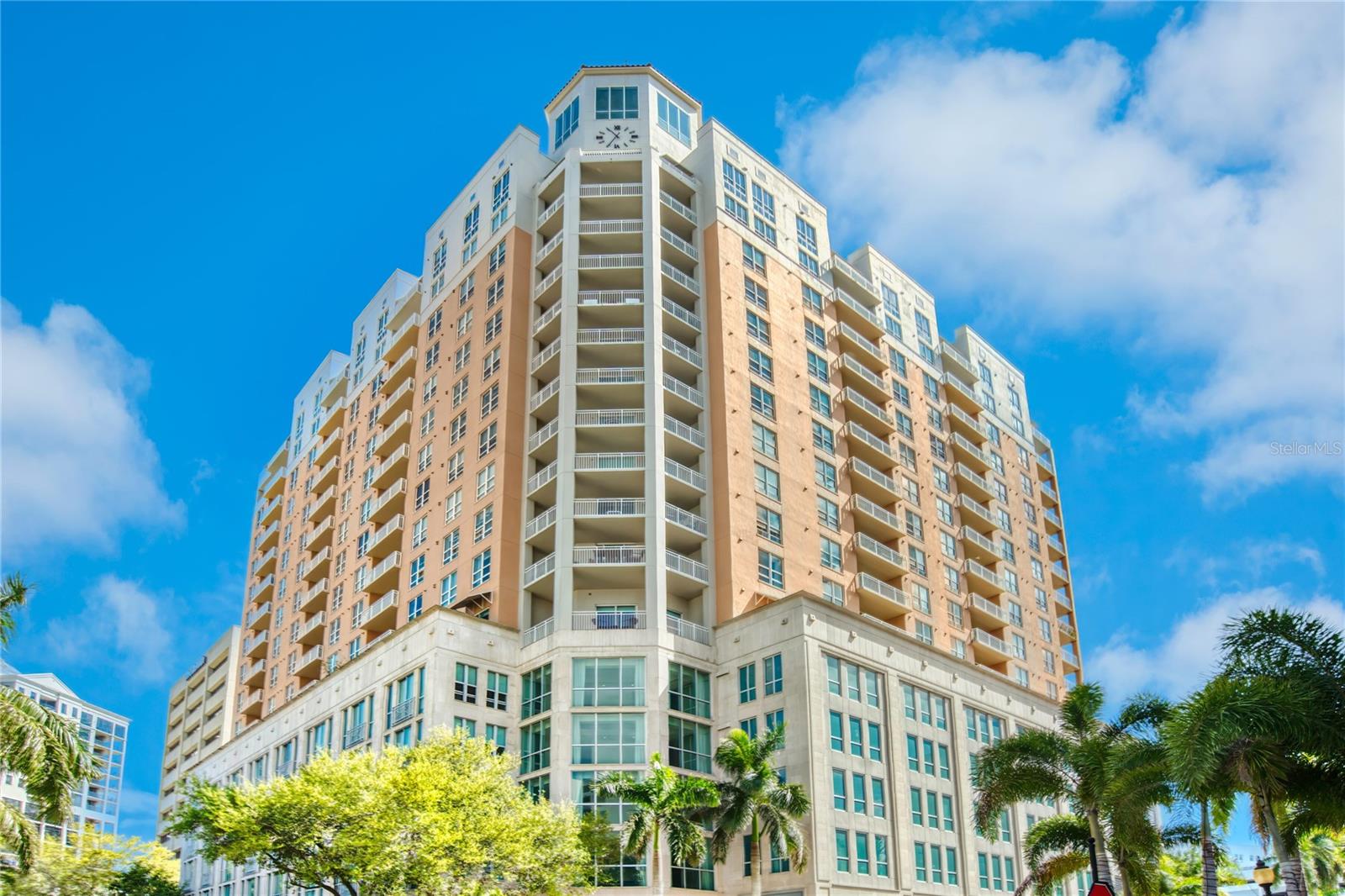 Condominium in SARASOTA, FL - Daniel Dourado