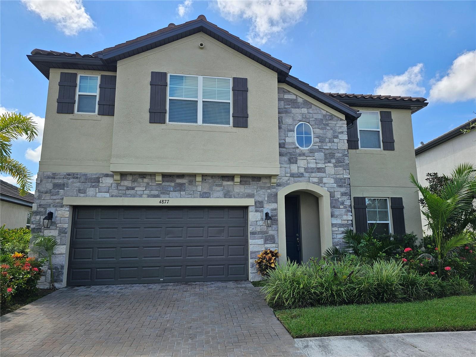 Single Family Residence in SARASOTA, FL - Daniel Dourado