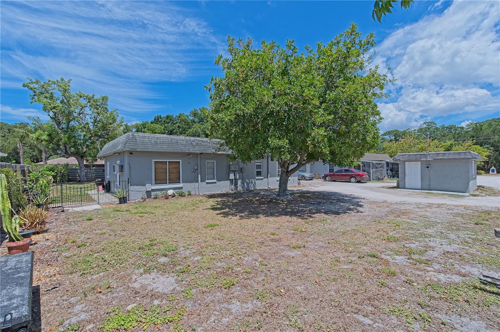 Duplex in SARASOTA, FL - Daniel Dourado