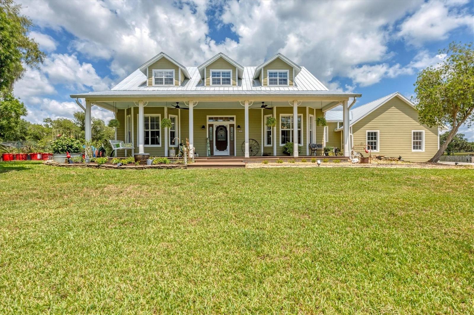 Single Family Residence in SARASOTA, FL - Daniel Dourado