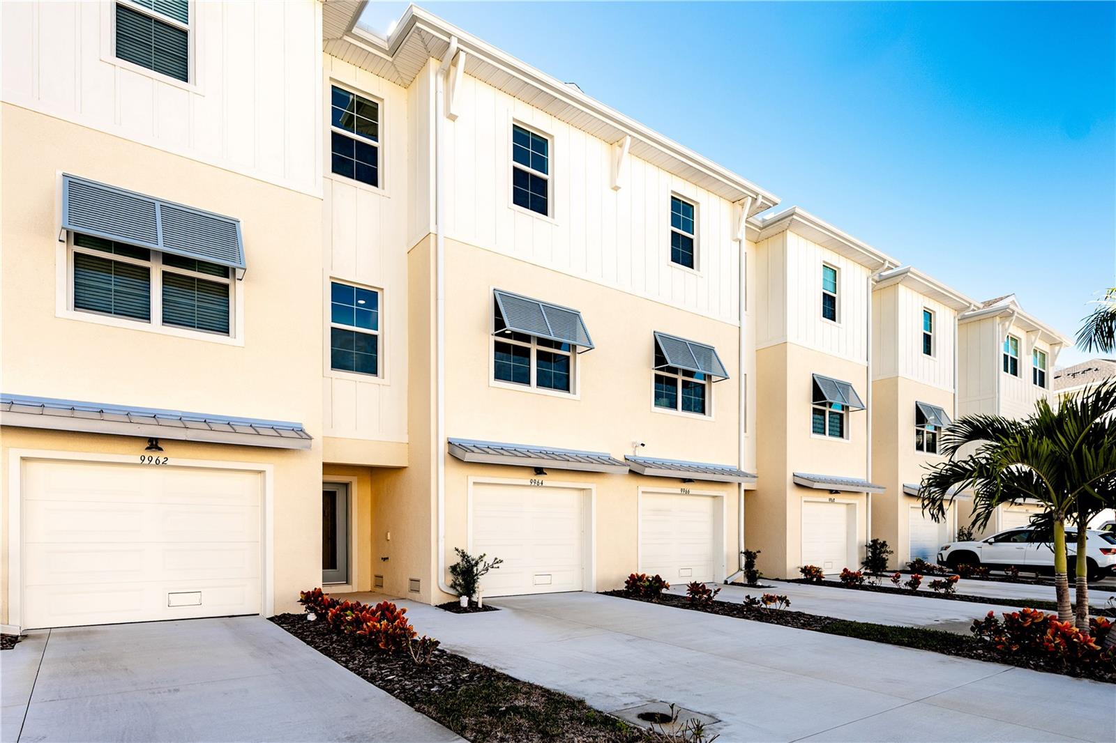 Townhouse in SEMINOLE, FL - Daniel Dourado
