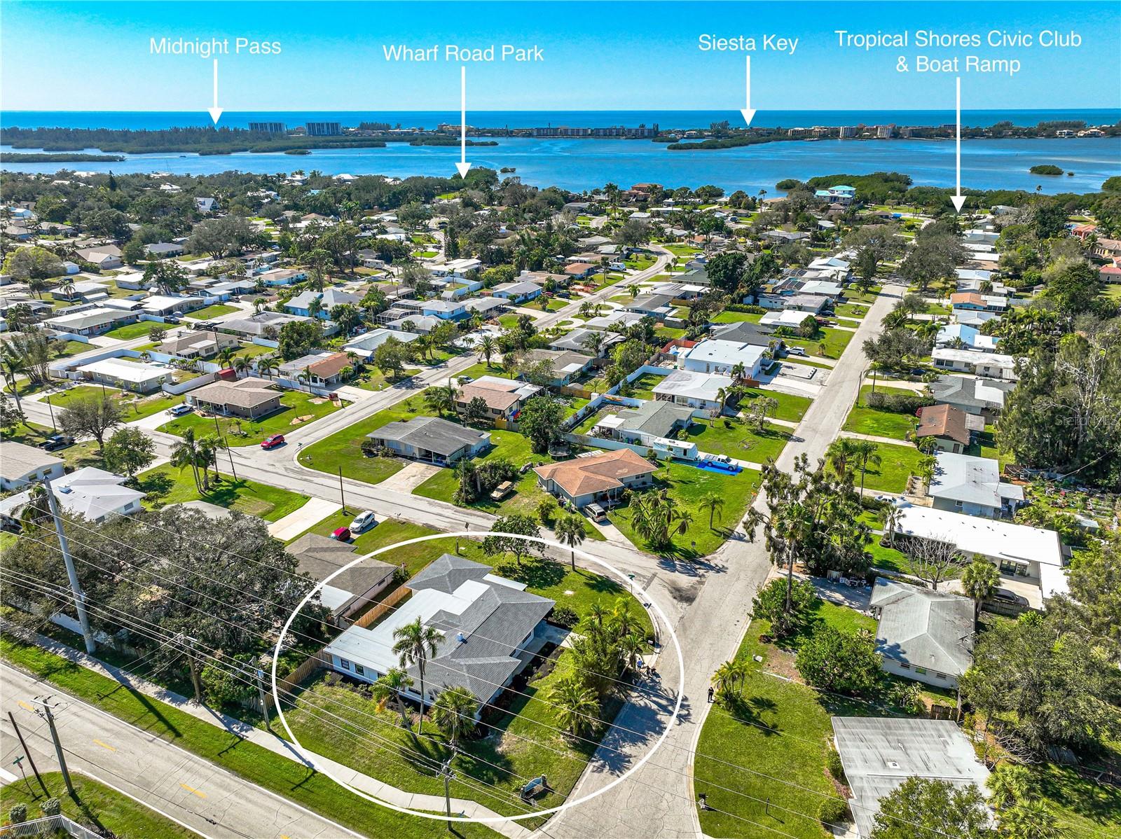 Single Family Residence in SARASOTA, FL - Daniel Dourado