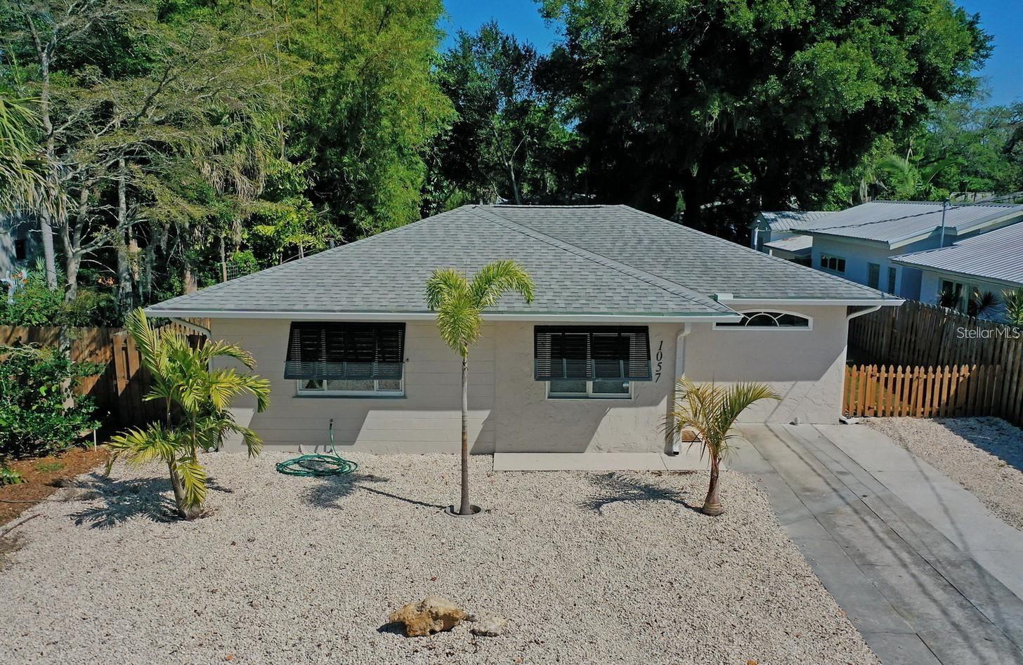 Single Family Residence in SARASOTA, FL - Daniel Dourado