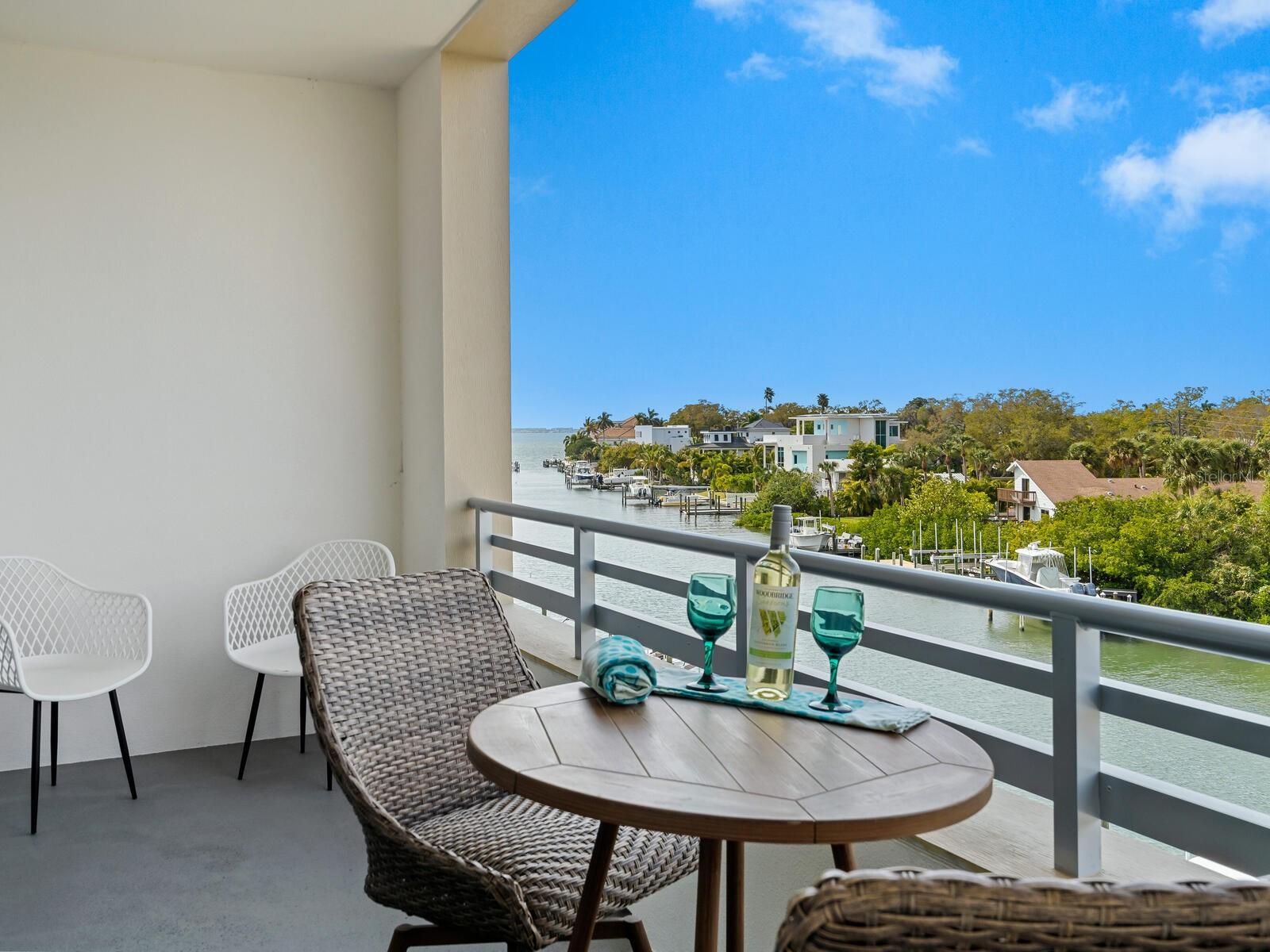 Condominium in SARASOTA, FL - Daniel Dourado