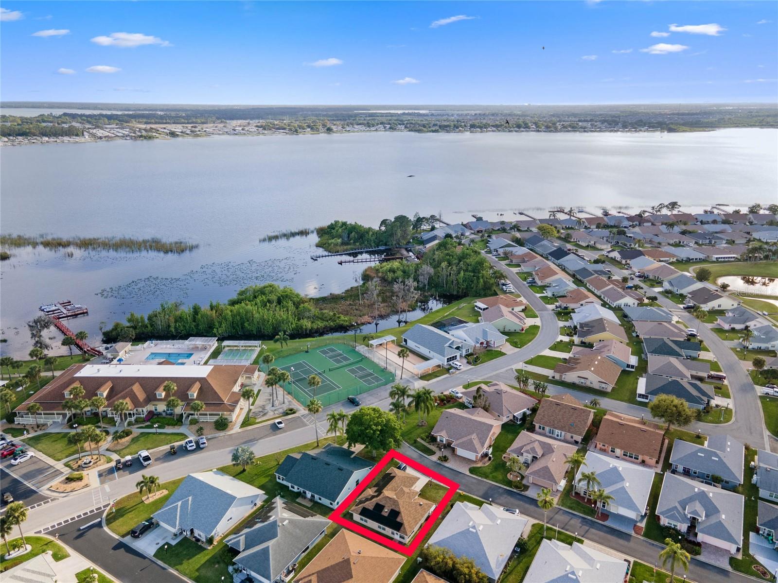 Single Family Residence em HAINES CITY, FL - Daniel Dourado