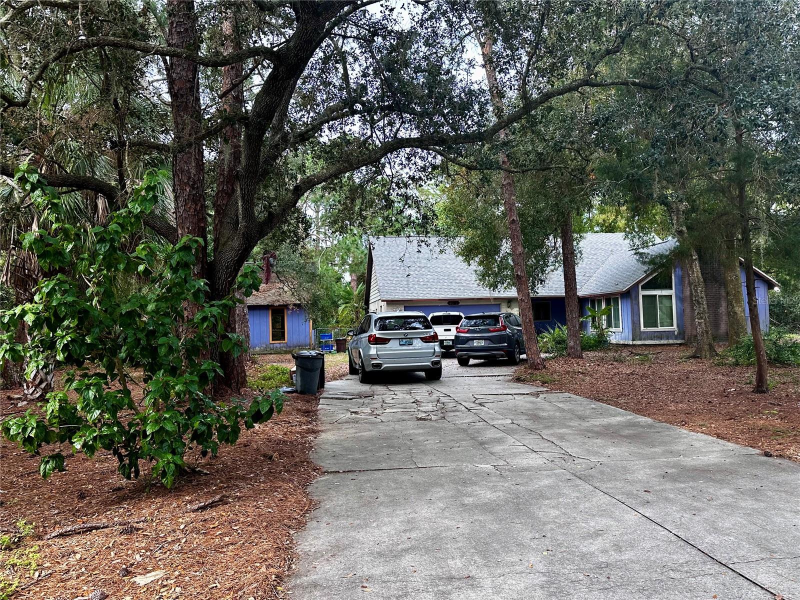 Single Family Residence in SARASOTA, FL - Daniel Dourado