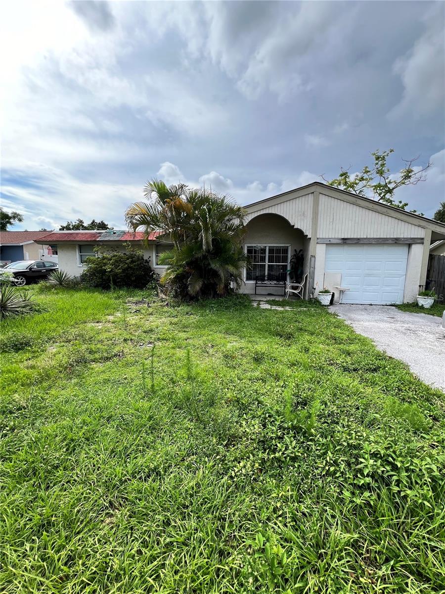 Single Family Residence in SARASOTA, FL - Daniel Dourado