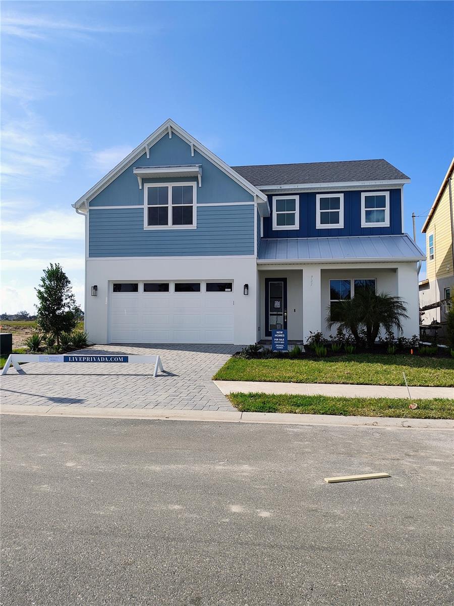 Single Family Residence in SARASOTA, FL - Daniel Dourado