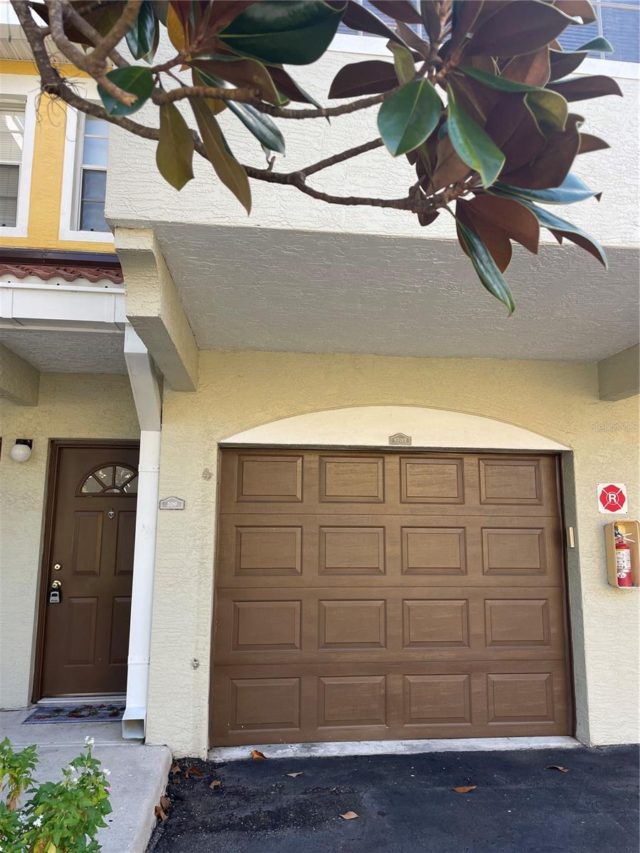 Condominium in SARASOTA, FL - Daniel Dourado