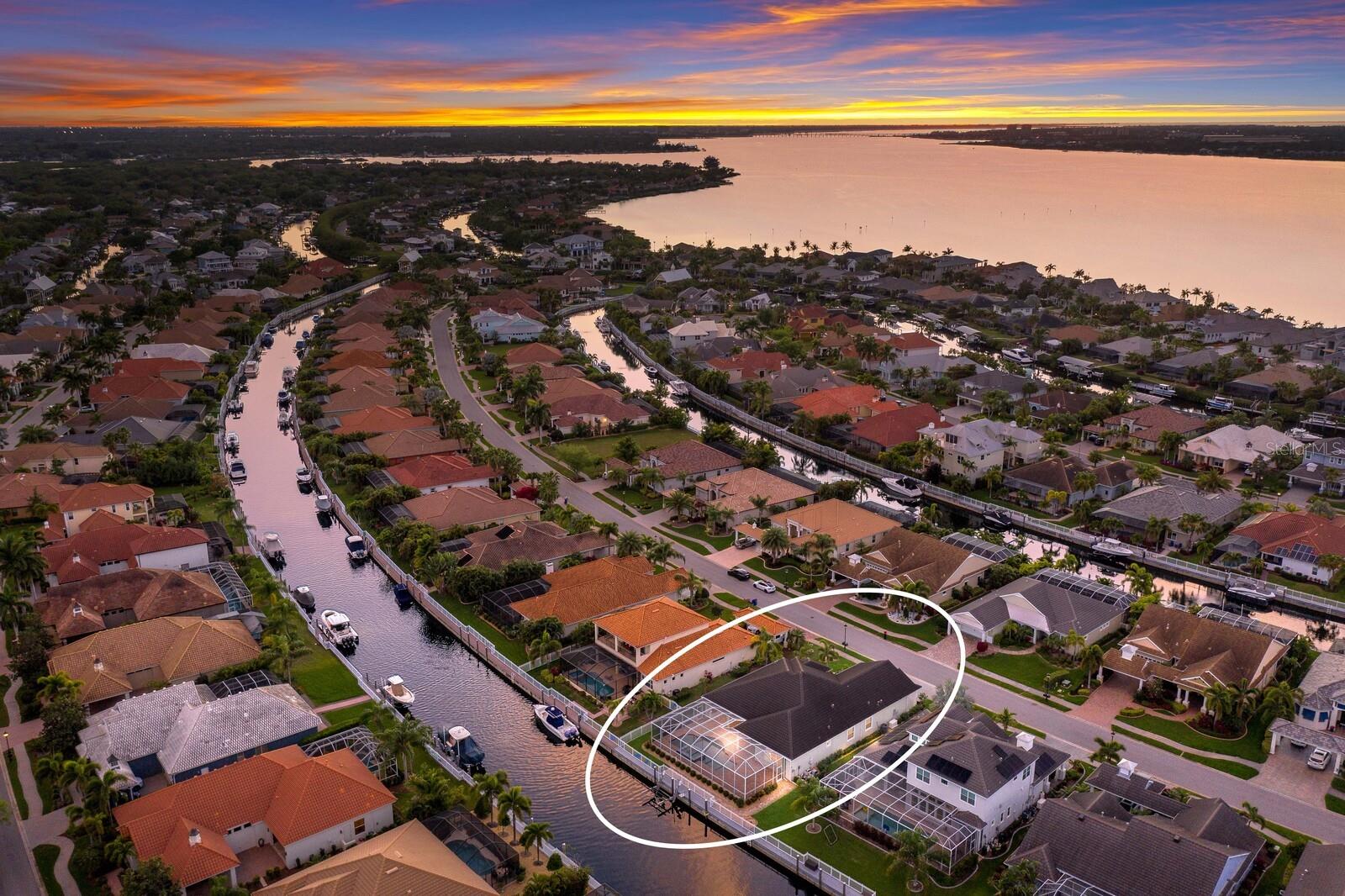 Single Family Residence in BRADENTON, FL - Daniel Dourado