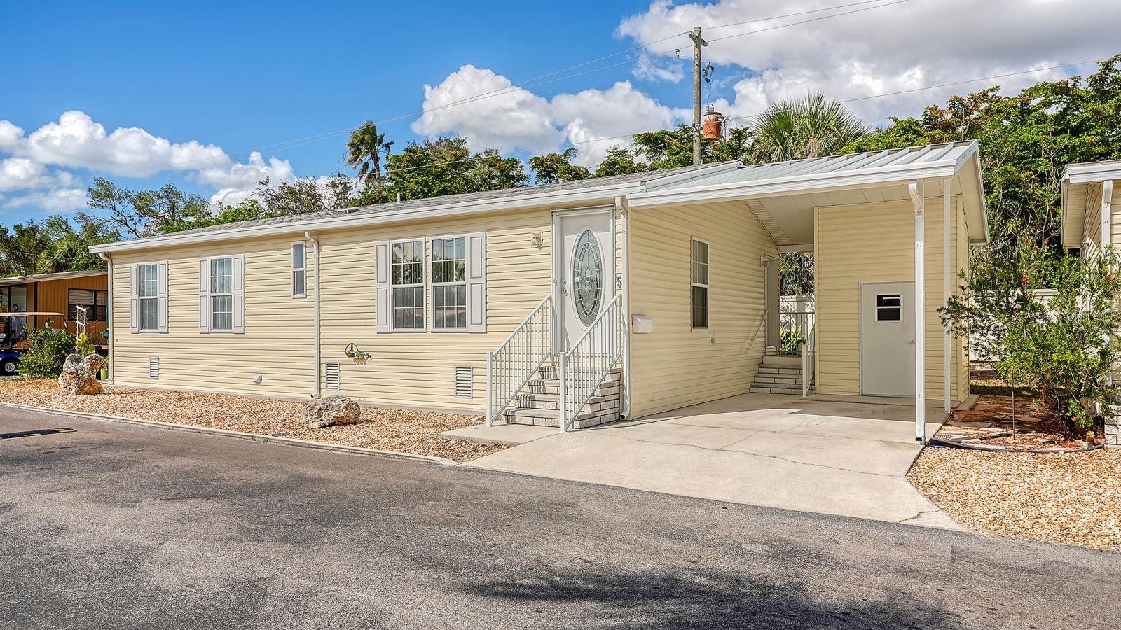 Manufactured Home - Post 1977 in SARASOTA, FL - Daniel Dourado