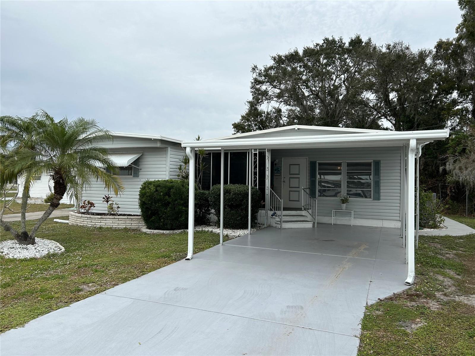 Mobile Home - Pre 1976 in SARASOTA, FL - Daniel Dourado