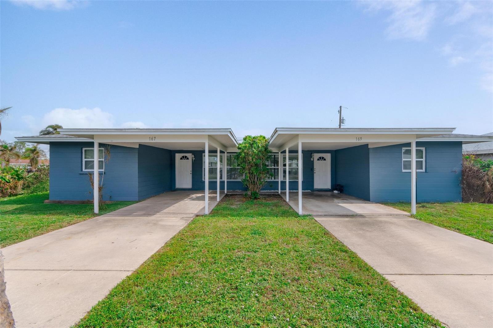 Duplex in VENICE, FL - Daniel Dourado