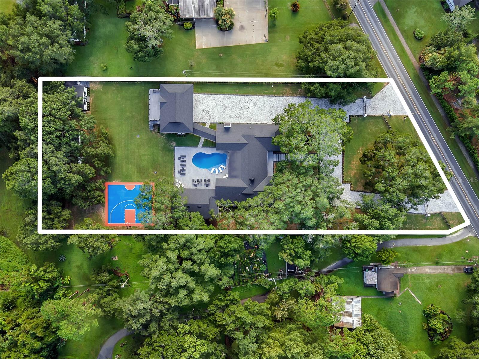 Single Family Residence em WINTER GARDEN, FL - Daniel Dourado