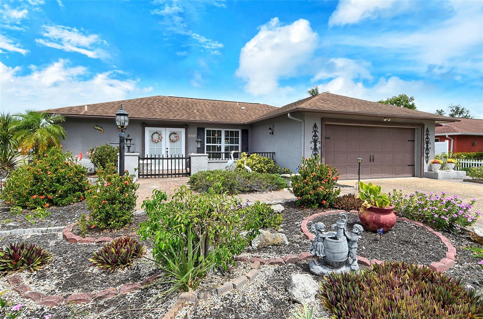 Single Family Residence in SARASOTA, FL - Daniel Dourado