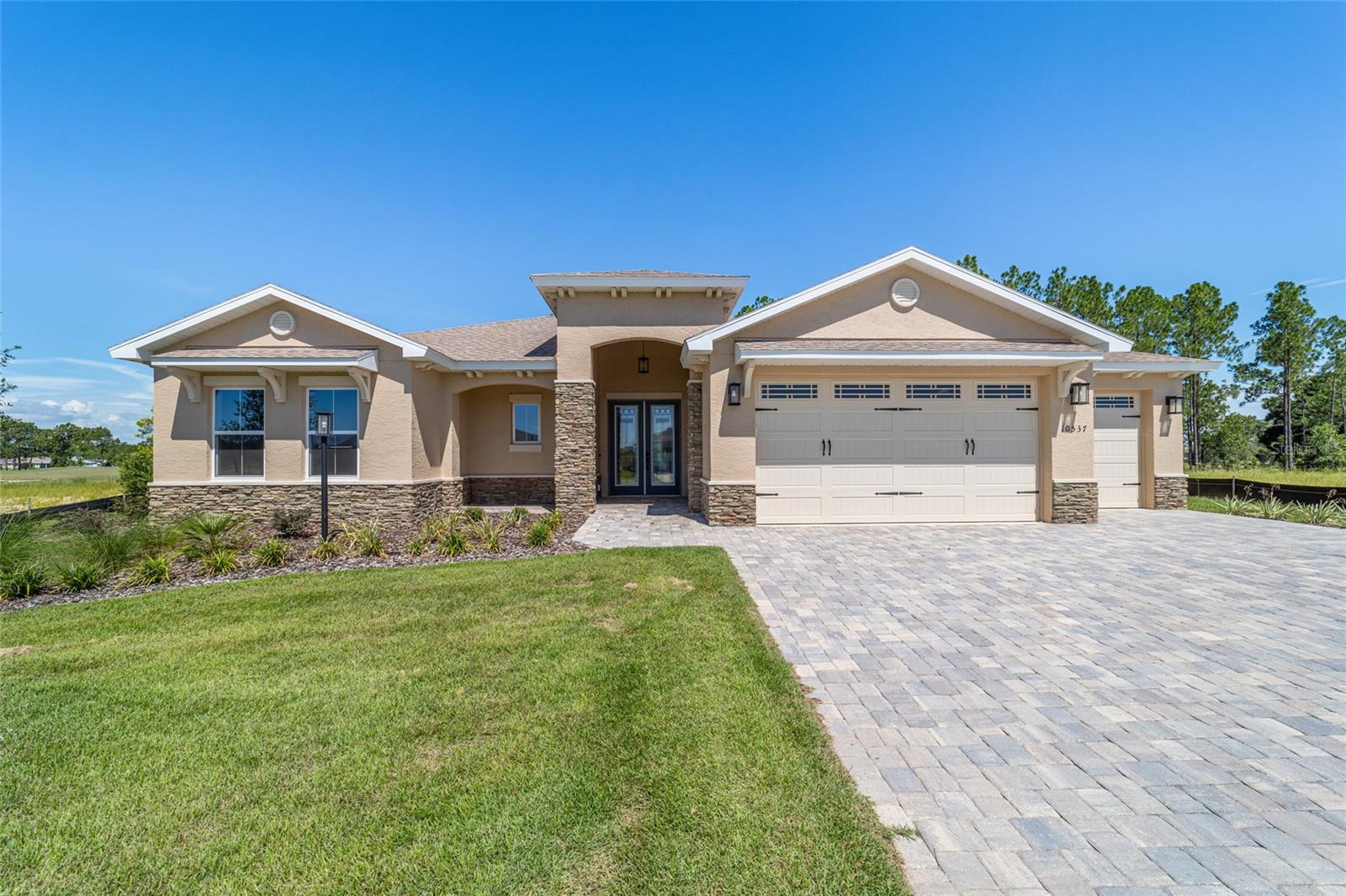 Single Family Residence in OCALA, FL - Daniel Dourado