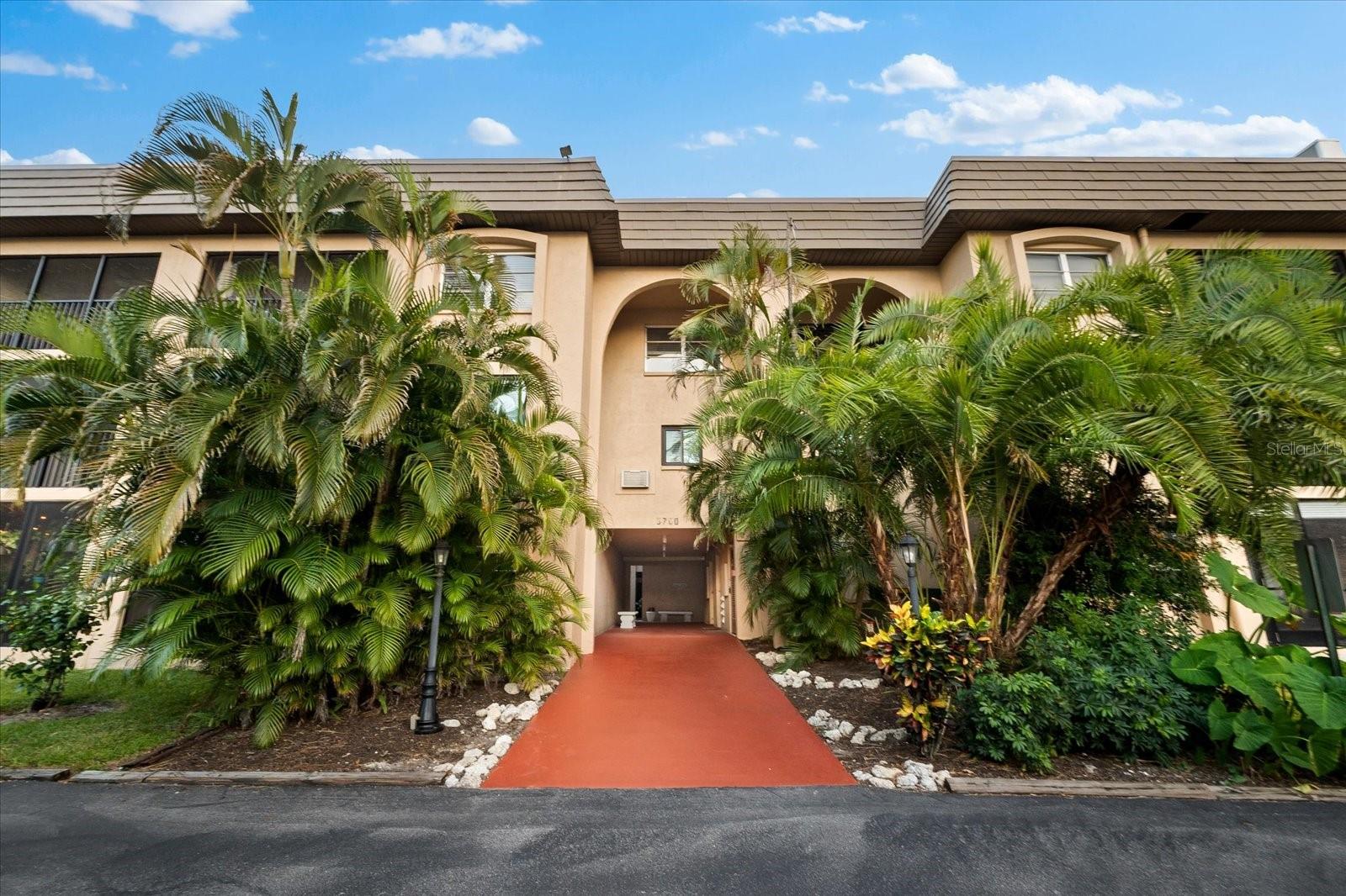 Condominium in SARASOTA, FL - Daniel Dourado