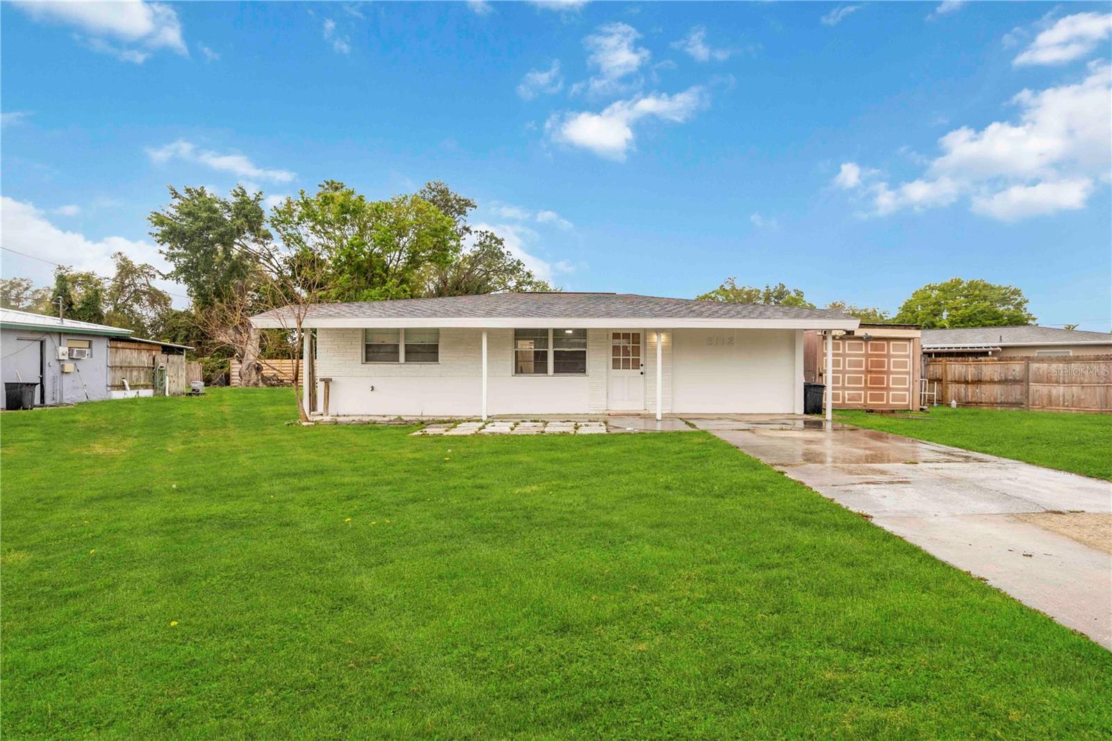 Single Family Residence in SARASOTA, FL - Daniel Dourado