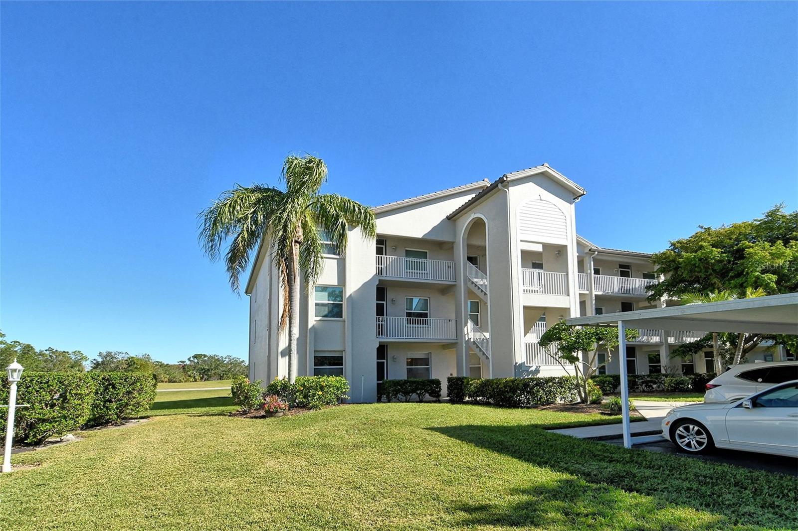 Condominium in SARASOTA, FL - Daniel Dourado