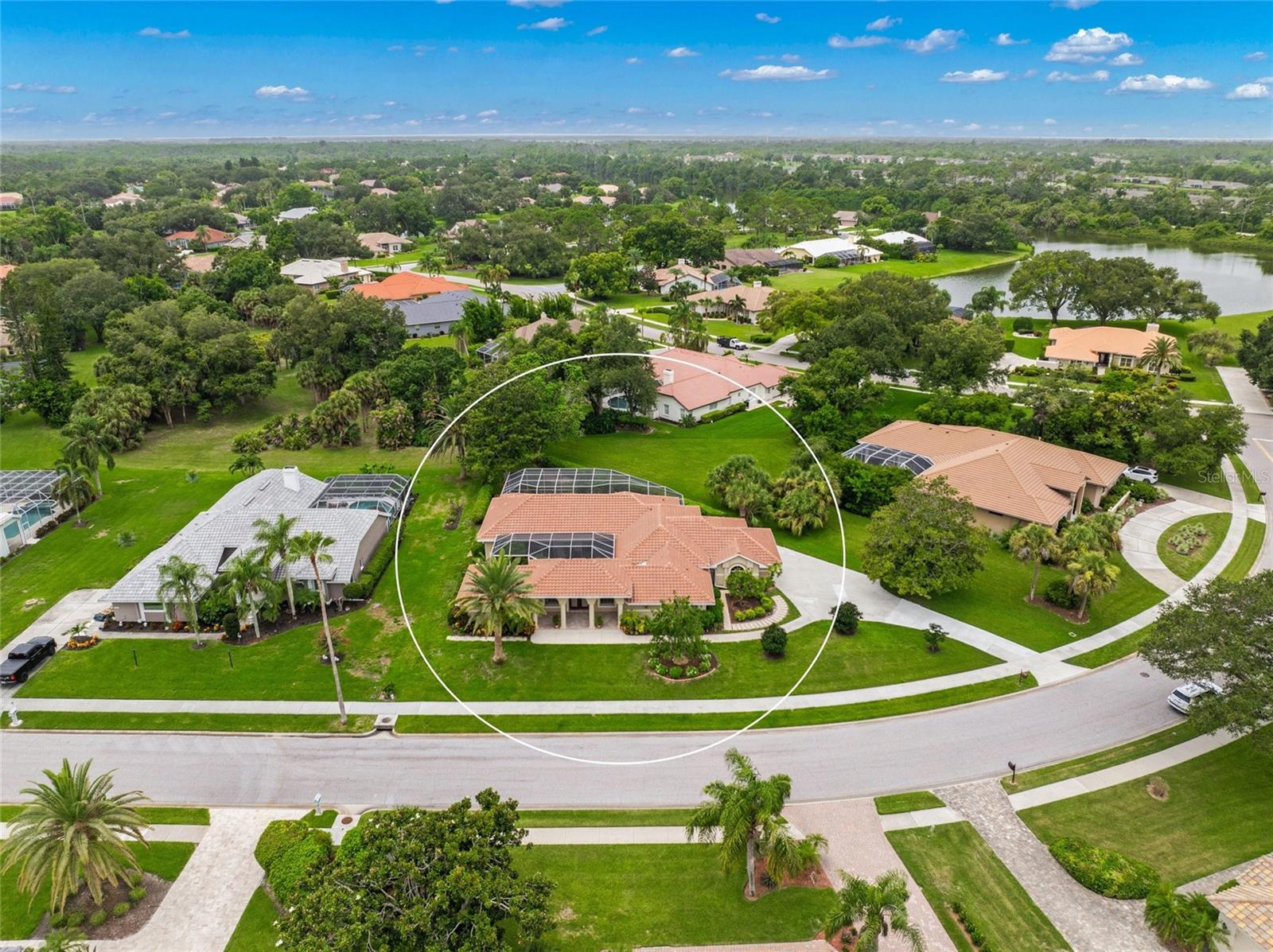 Single Family Residence in SARASOTA, FL - Daniel Dourado