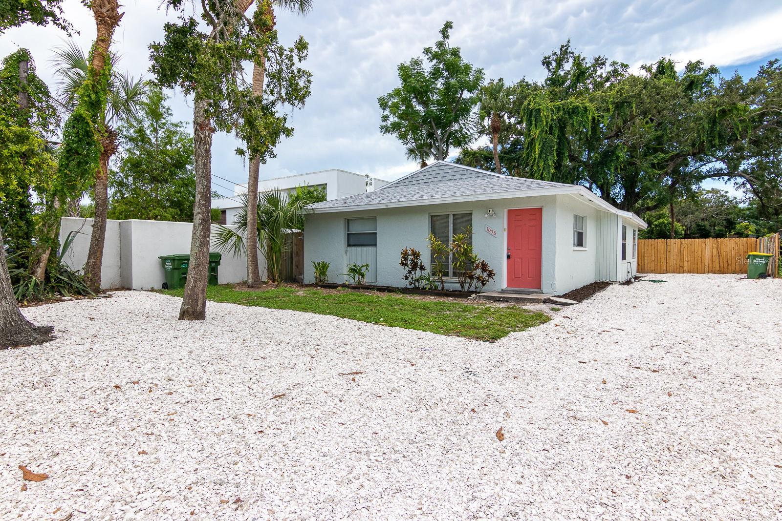 Duplex in SARASOTA, FL - Daniel Dourado