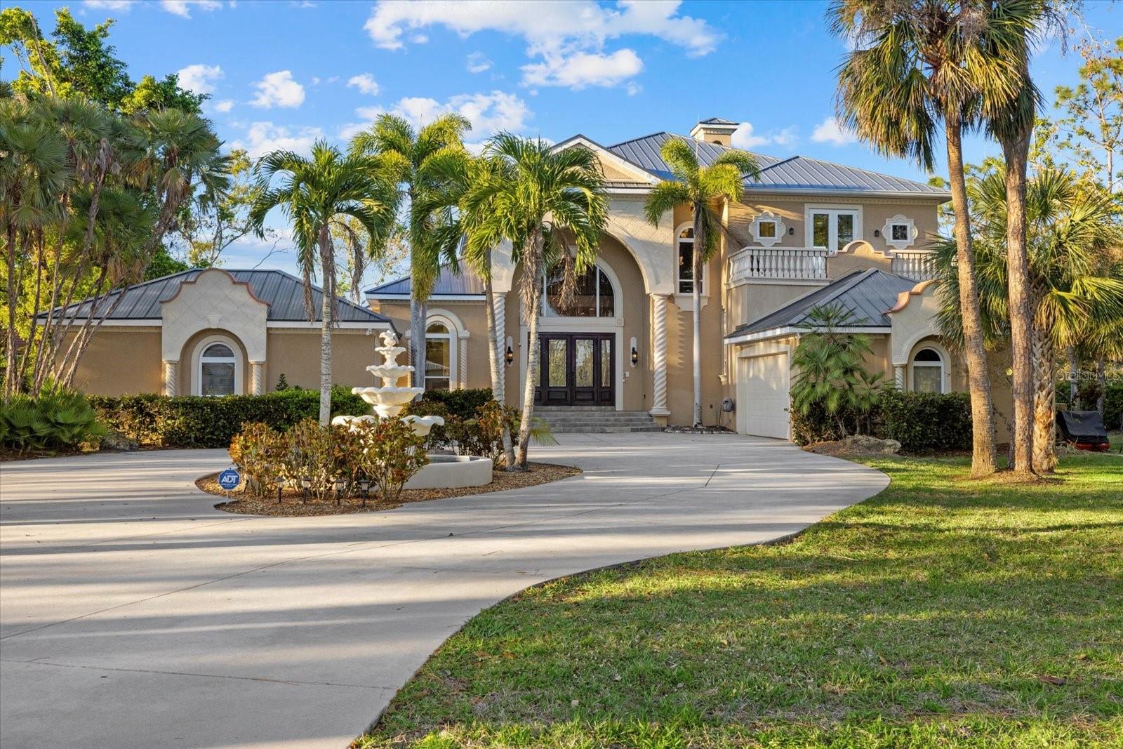 Single Family Residence in SARASOTA, FL - Daniel Dourado