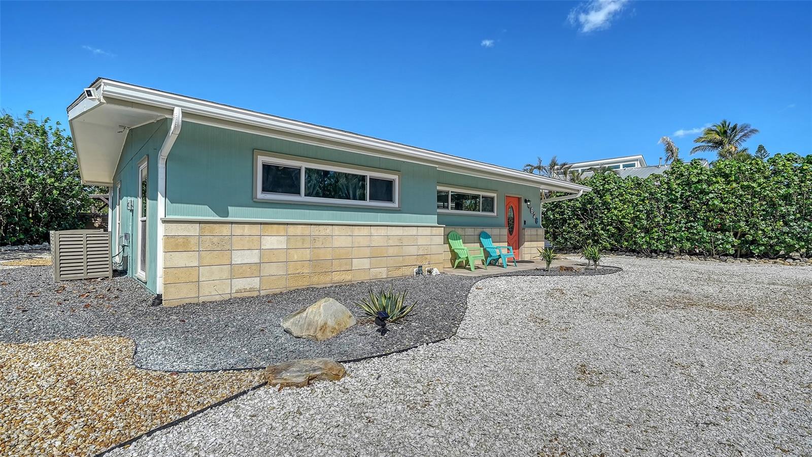 Single Family Residence in SARASOTA, FL - Daniel Dourado