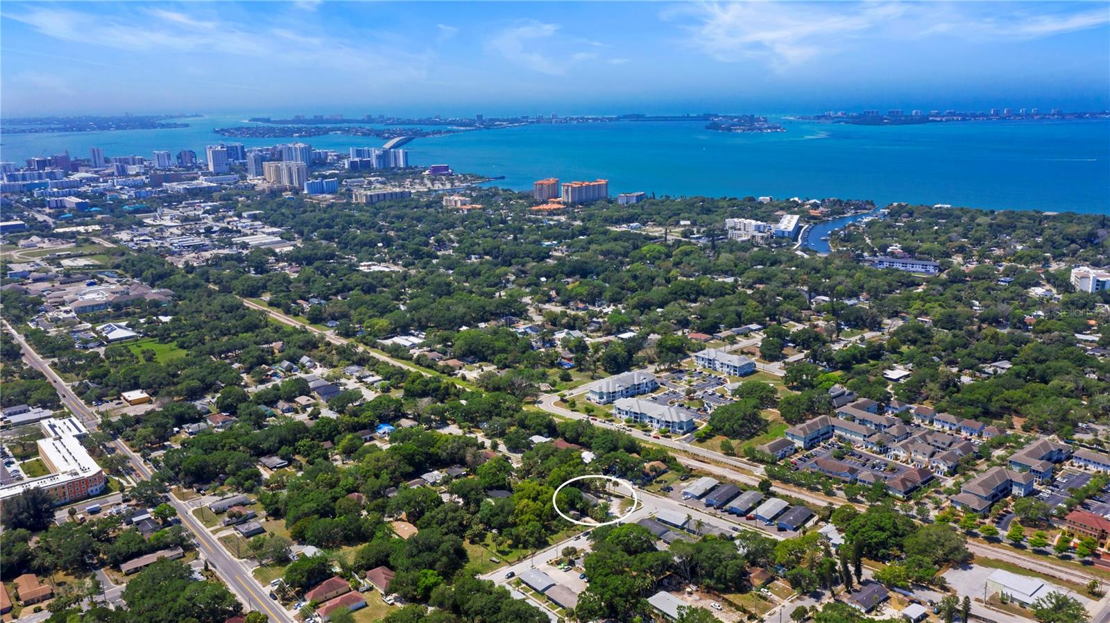 Duplex in SARASOTA, FL - Daniel Dourado