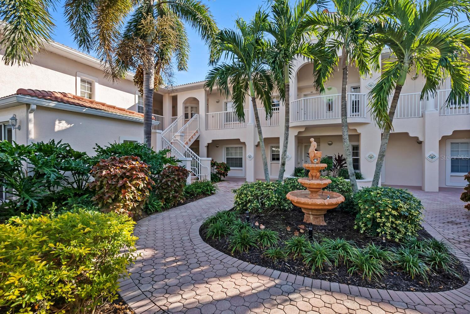 Condominium in SARASOTA, FL - Daniel Dourado