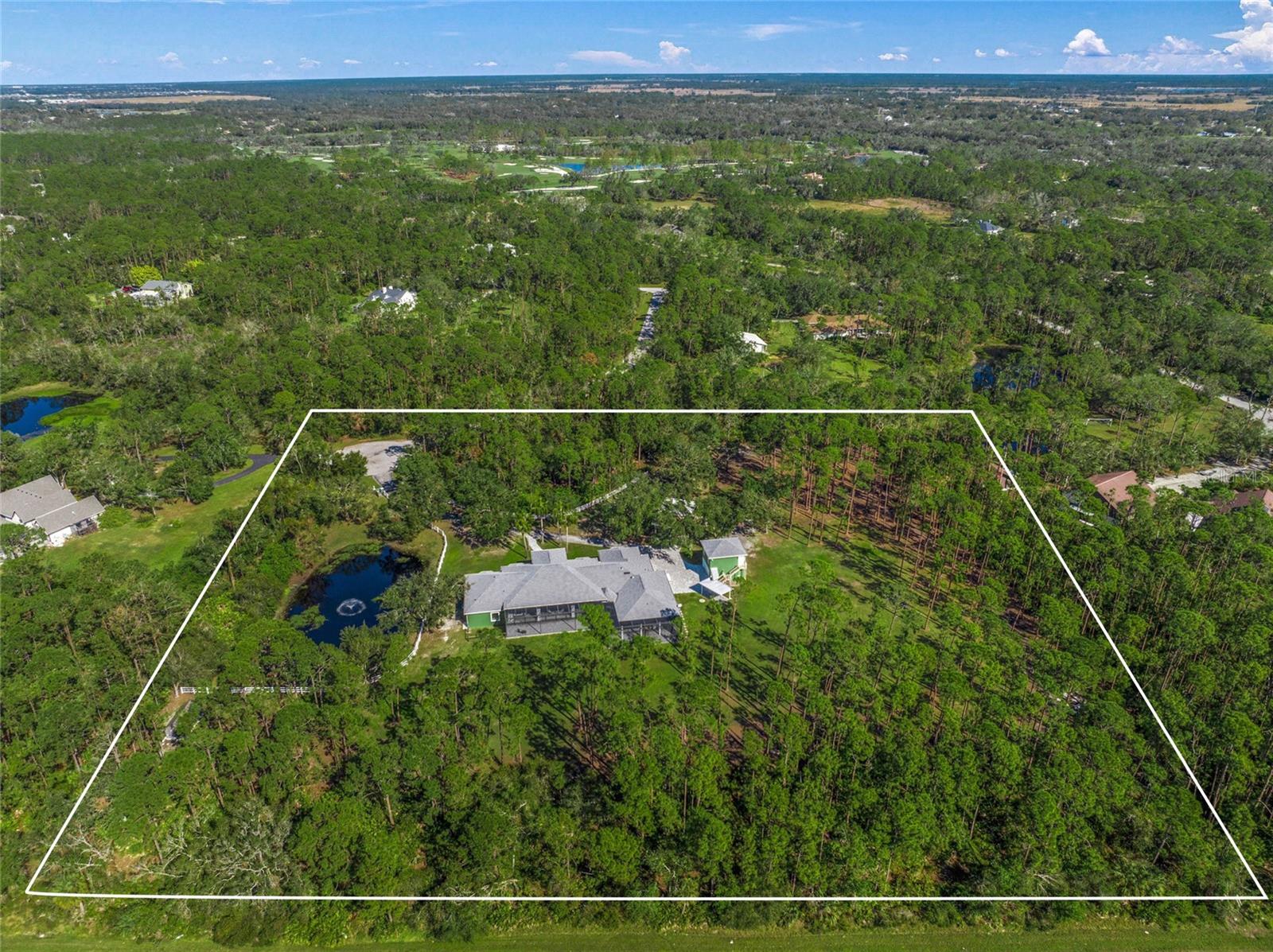 Single Family Residence in SARASOTA, FL - Daniel Dourado