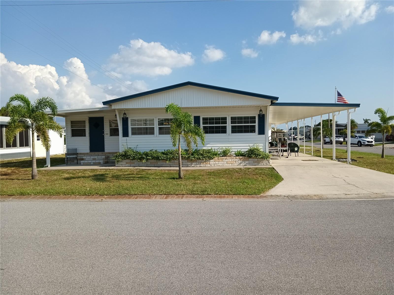 Mobile Home - Pre 1976 in SARASOTA, FL - Daniel Dourado