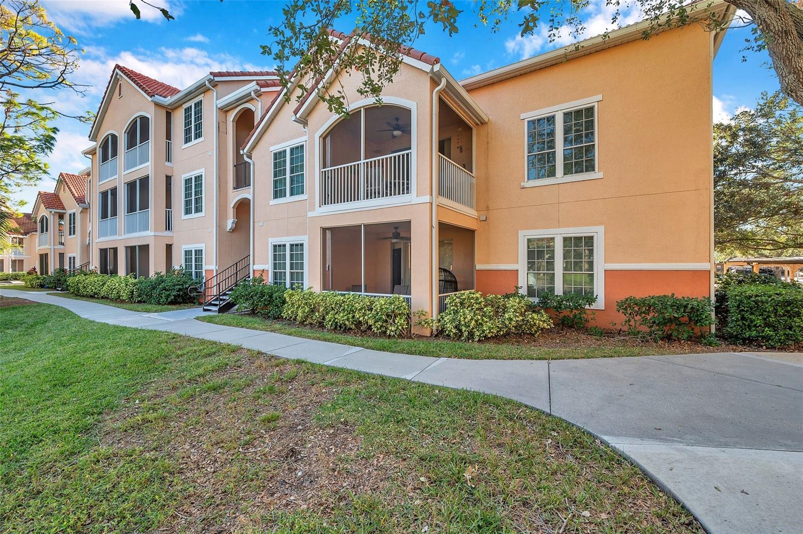 Condominium in SARASOTA, FL - Daniel Dourado