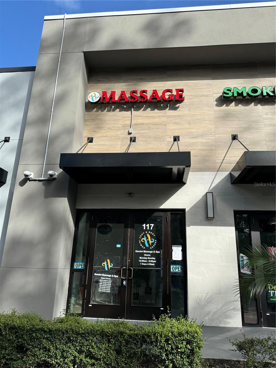 Retail in ORLANDO, FL - Daniel Dourado