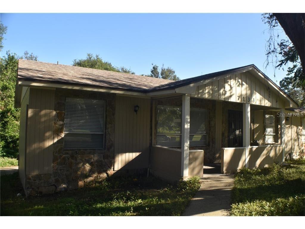 Single Family Residence in ORLANDO, FL - Daniel Dourado