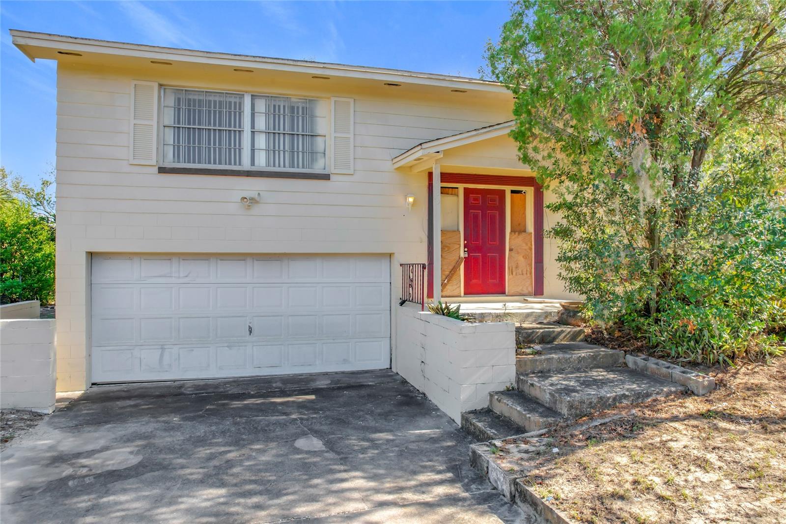 Single Family Residence in ORLANDO, FL - Daniel Dourado