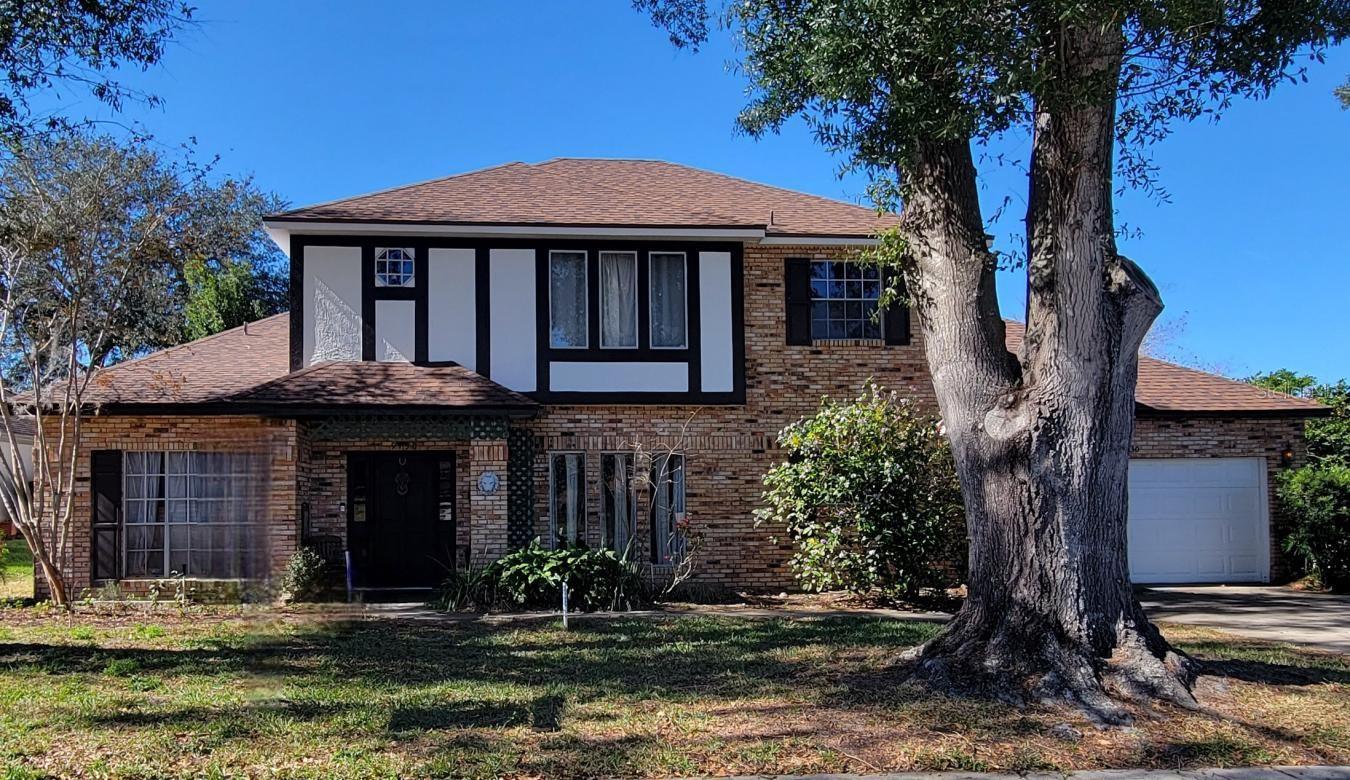 Single Family Residence in ORLANDO, FL - Daniel Dourado