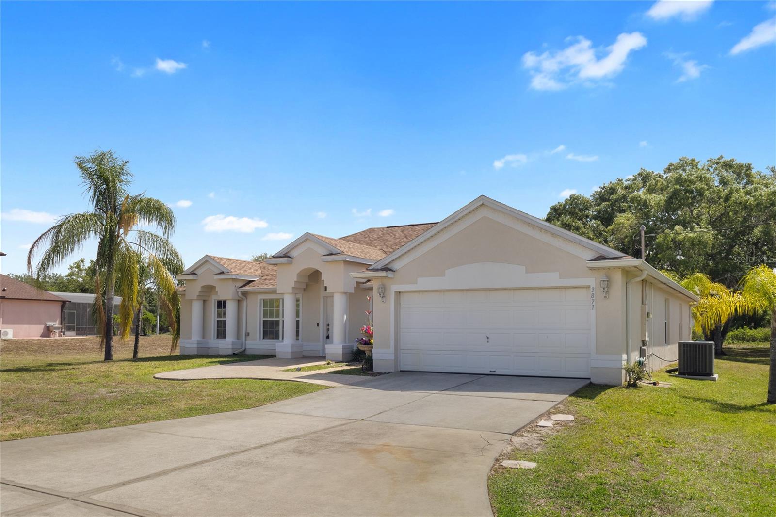 Single Family Residence in ORLANDO, FL - Daniel Dourado