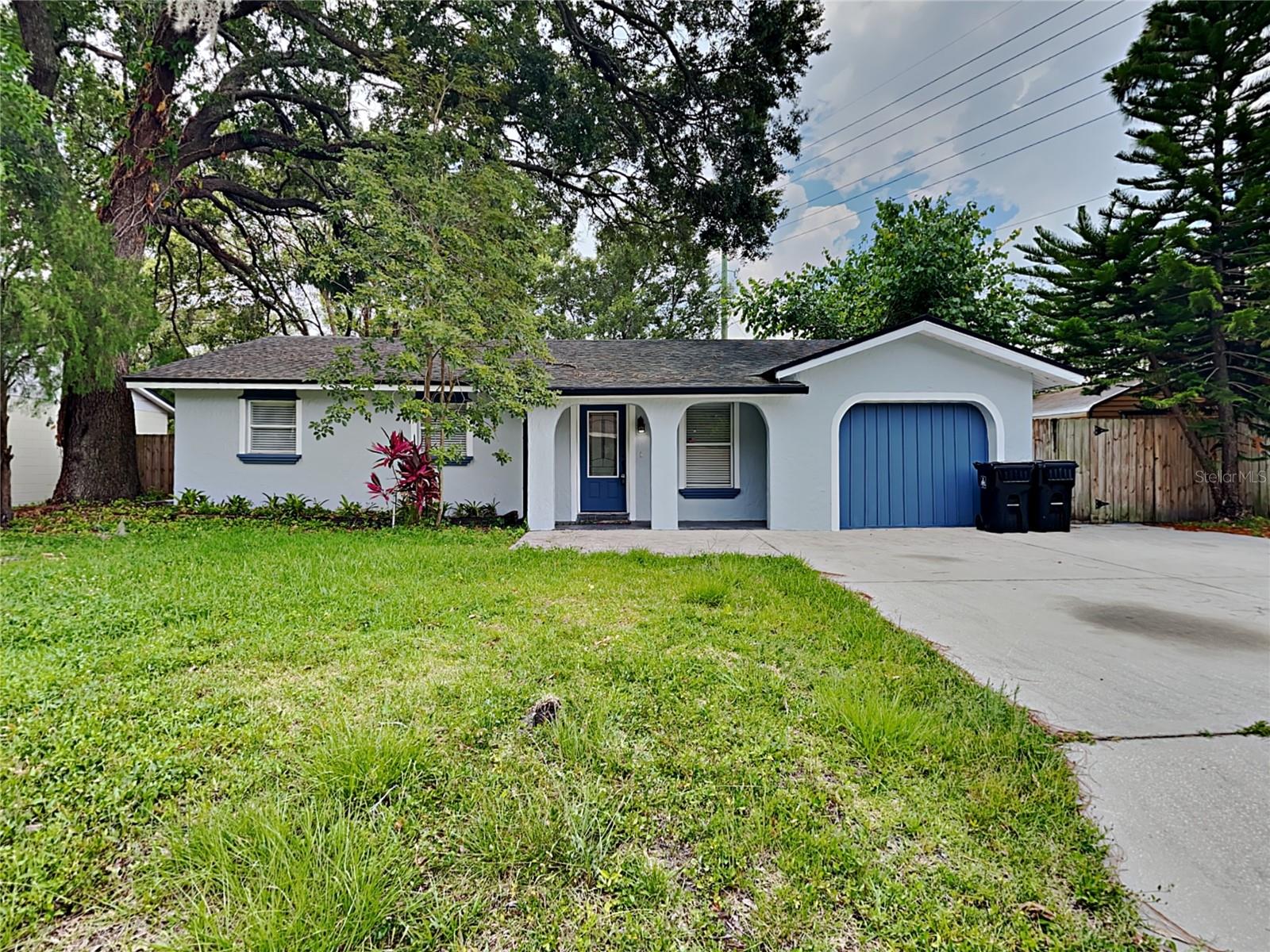 Single Family Residence in ORLANDO, FL - Daniel Dourado