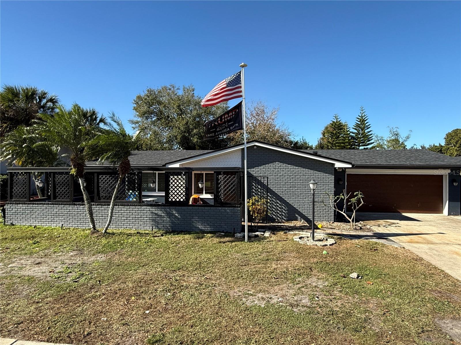 Single Family Residence in ORLANDO, FL - Daniel Dourado