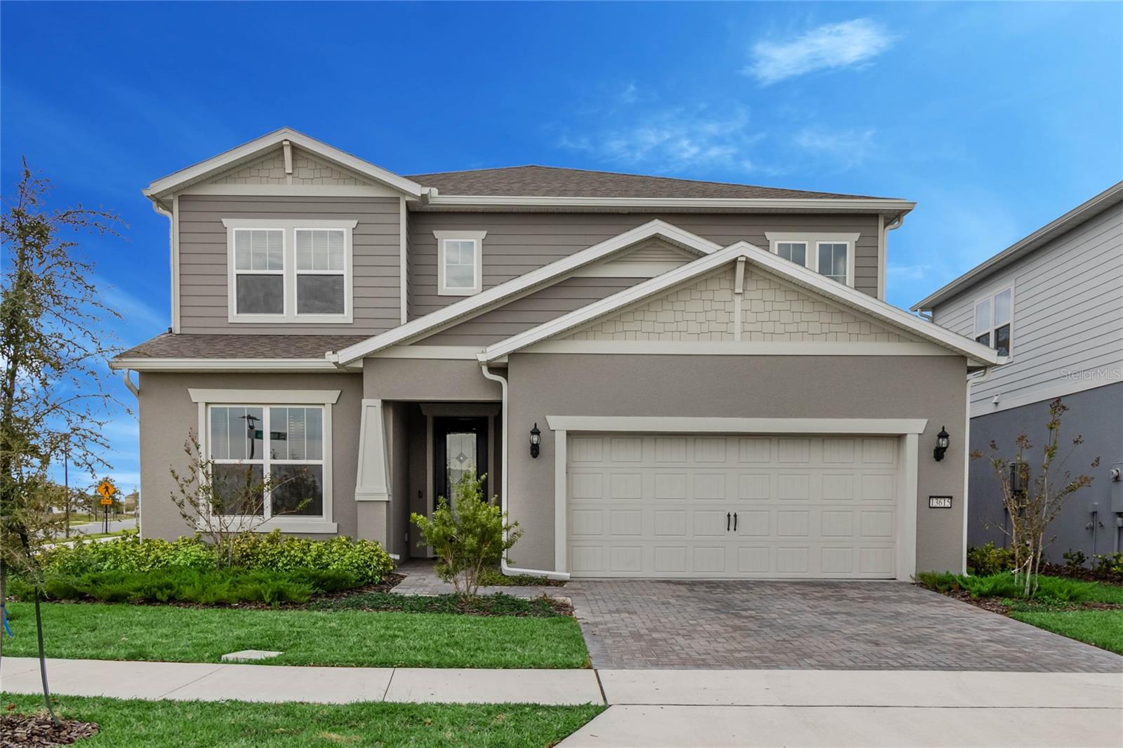 Single Family Residence in ORLANDO, FL - Daniel Dourado