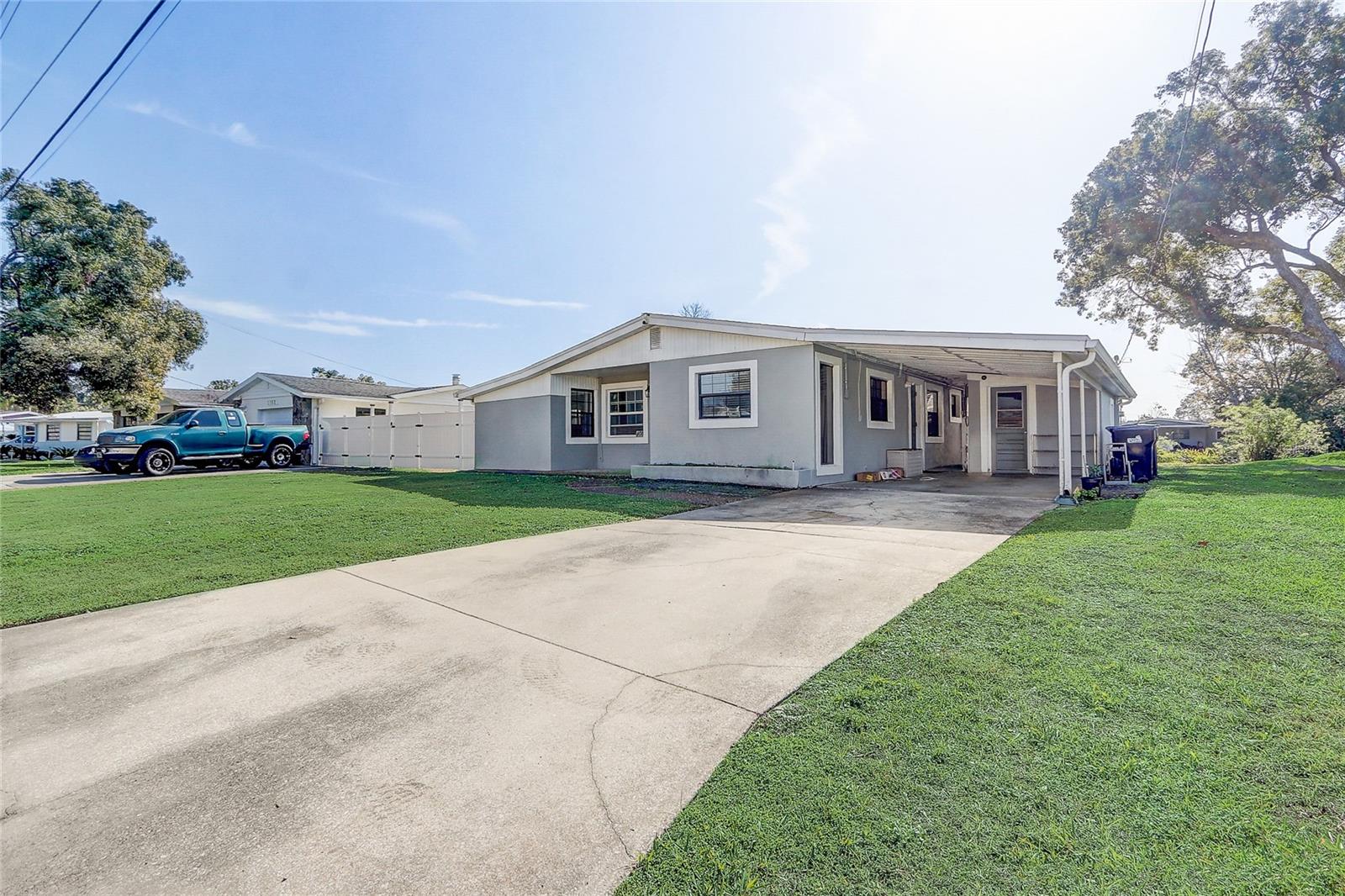 Single Family Residence in ORLANDO, FL - Daniel Dourado