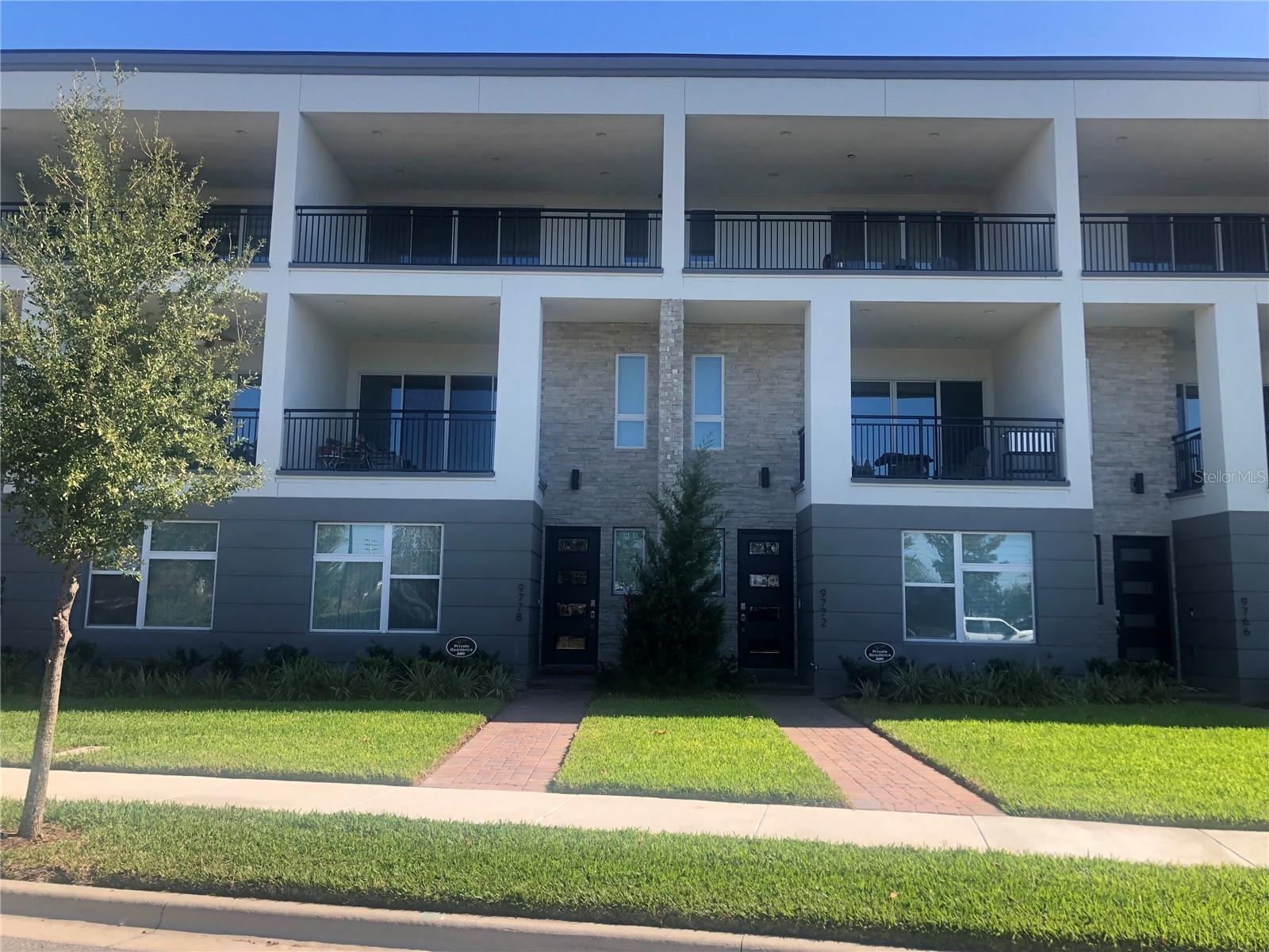 Townhouse in ORLANDO, FL - Daniel Dourado